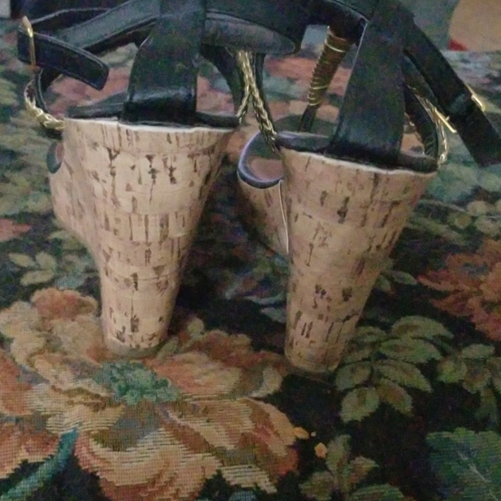 Sandals - Picture 3 of 3